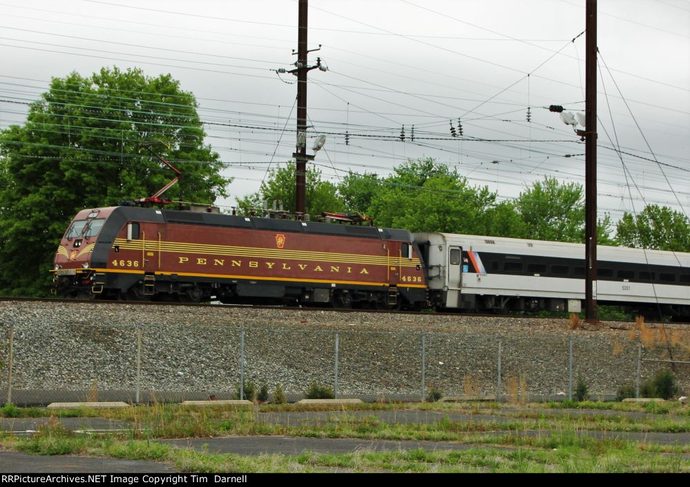 NJT 4636 heads west to yard